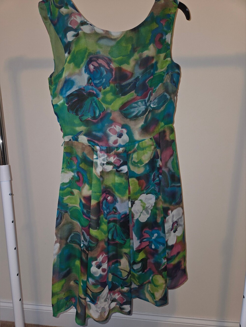 Danny & Nicole Olive Green Dress - Classic Sleeveless Style